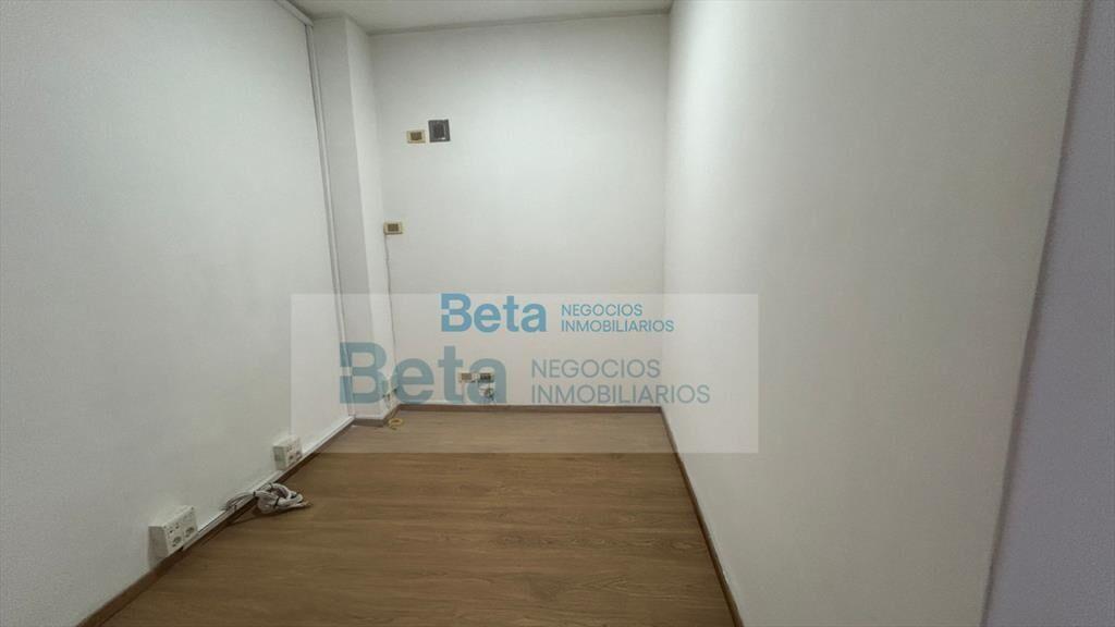 VENTA OFICINA TORRE DE LOS PROFESIONALES CON