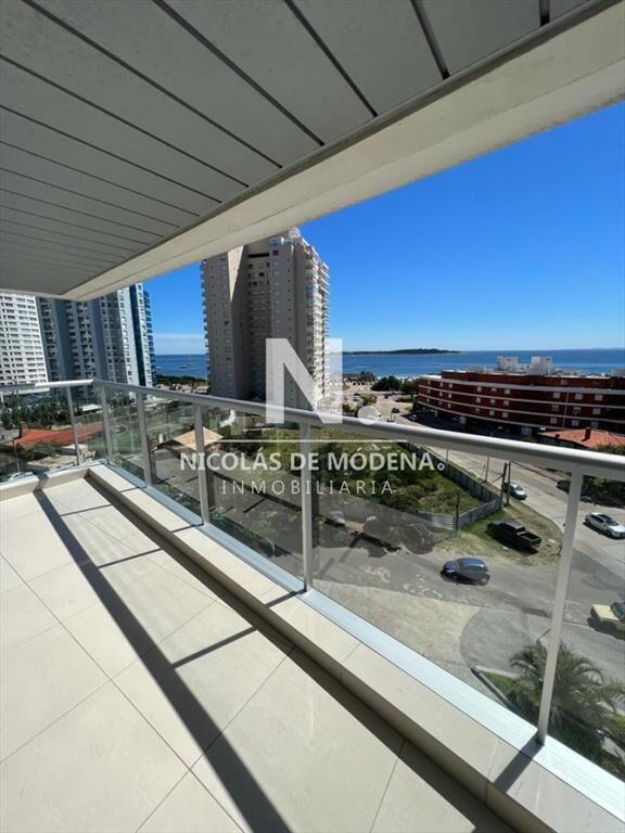 Apartamento en Venta de 3 dormitorios en Edificio
