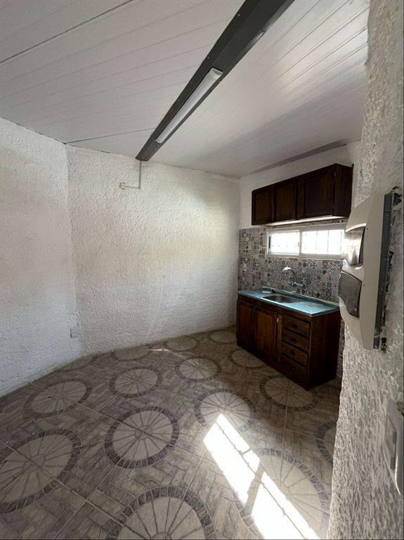 EN ZONA RESIDENCIAL AL SUR PRÓXIMO SERVICIOS 1 dormitorio.