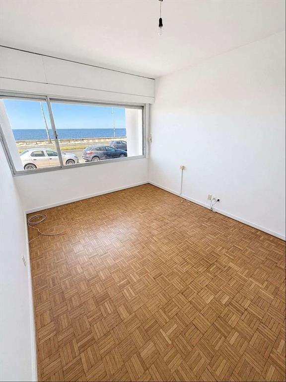 4 DORMITROIOS EN TOTAL SOBRE RAMBLA PLANTA BAJA CON GARAJE
