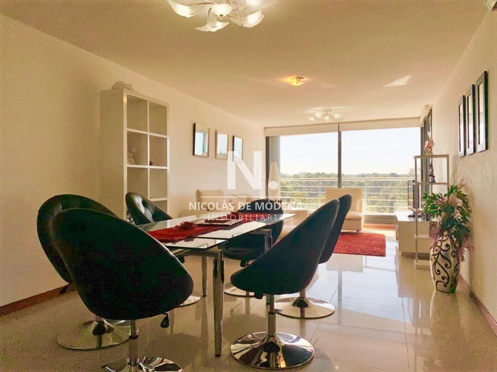 Apartamento de Tres Dormitorios en Venta