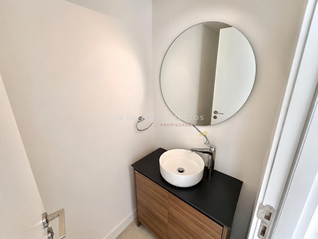 Apartamento de 4 dormitorios frente al mar en del