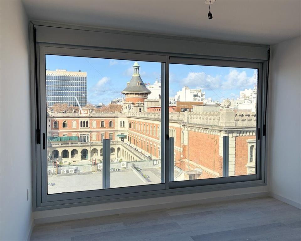 Venta apartamento 1 dormitorio al frente en Cordon. a estre