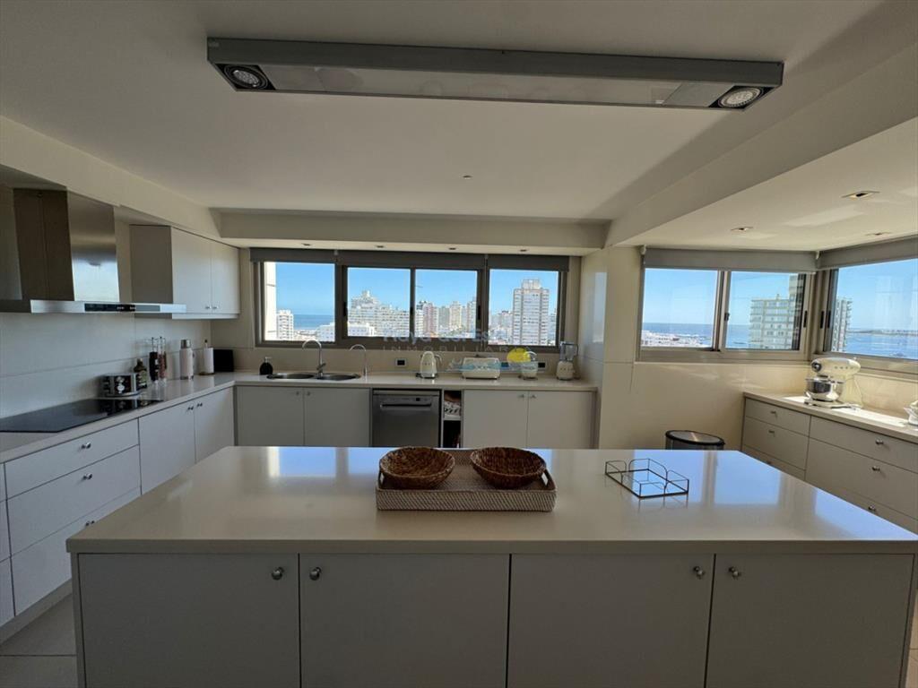 Apartamento en venta de 4 dormitorios en Torre ,