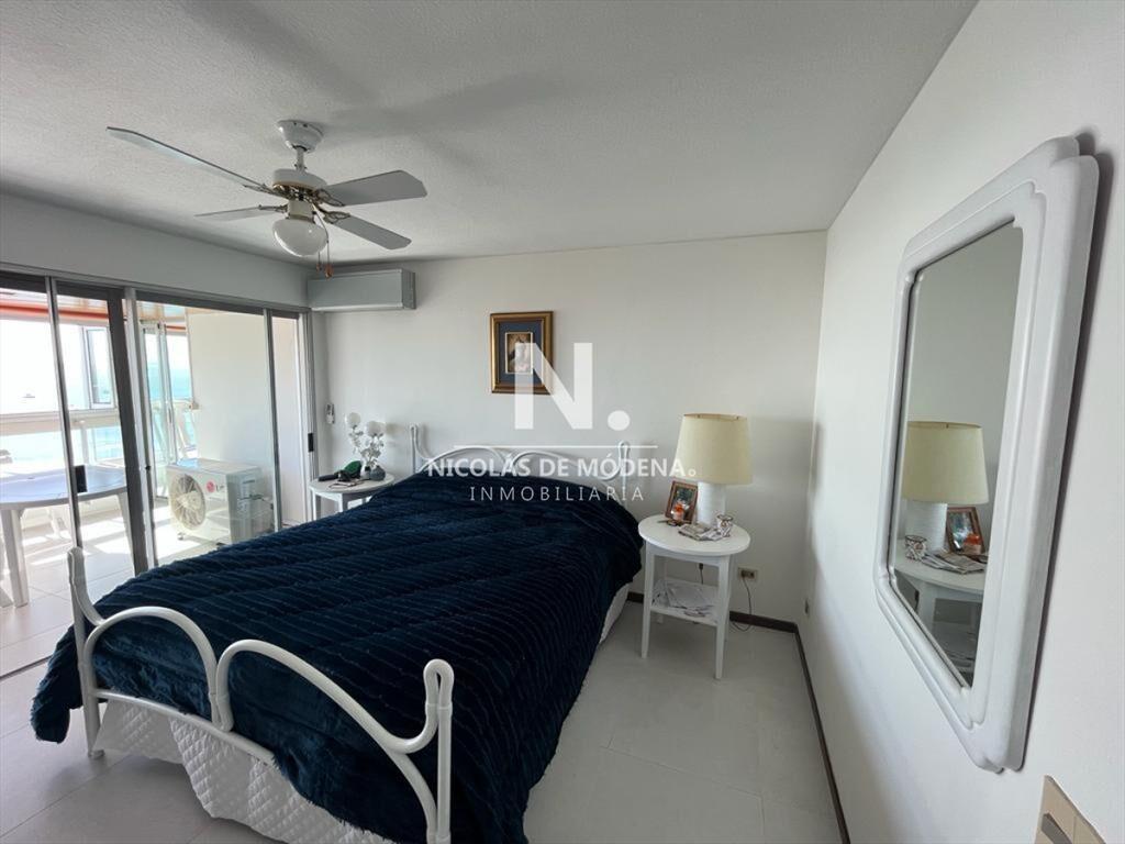 Apartamento de 3 dormitorios en Edificio Torreon , Playa Ma