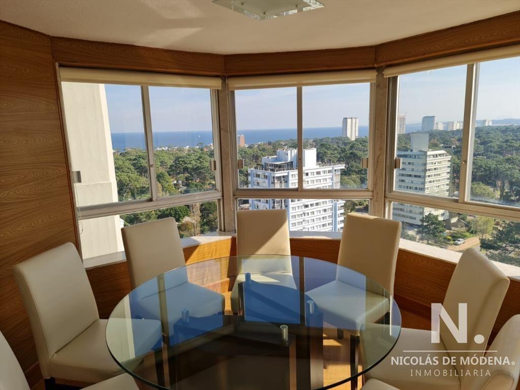 Apartamento de 3 dors con excelente vista y cerca de los ce