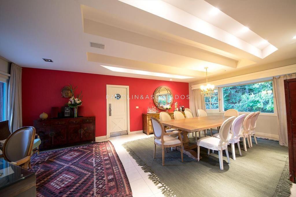 VENTA DE CASA DE 5 DORMITORIOS EN BEVERLY HILLS