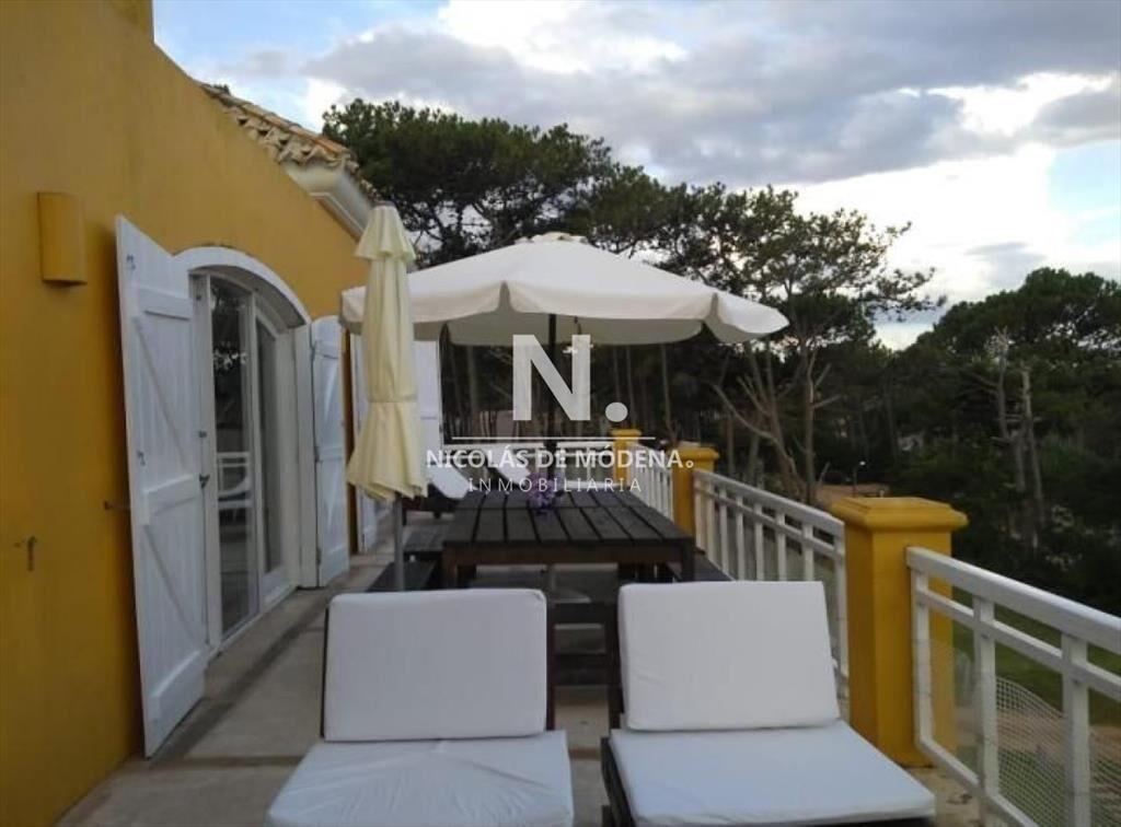 HERMOSA CASA EN BARRIO PRIVADO  DE LA BARRA