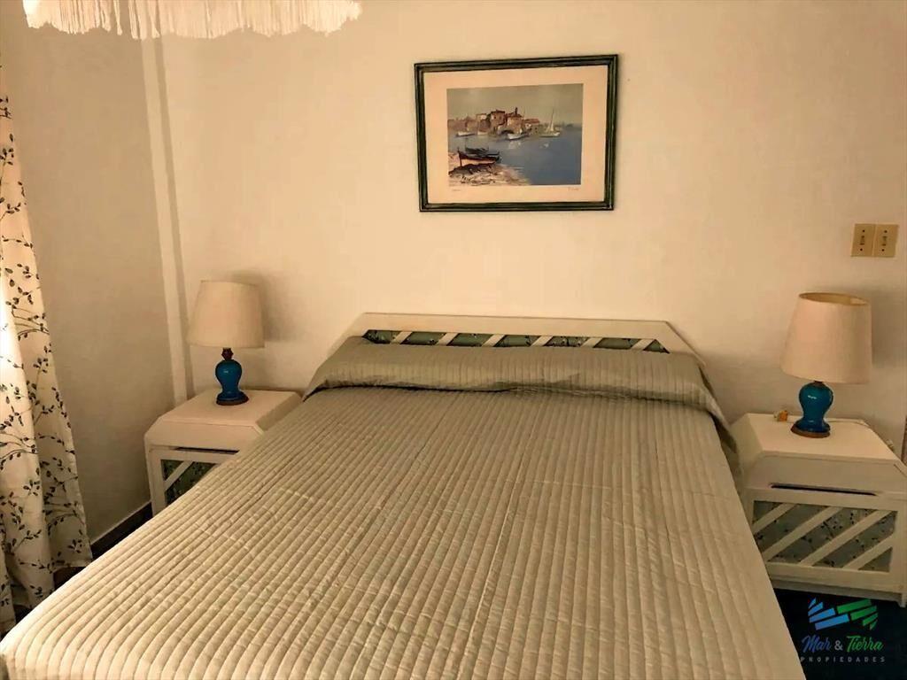 Vendo apartamento de 2 dormitorios, 2 baños y