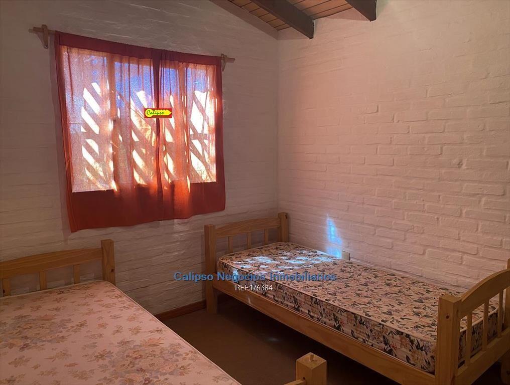 Venta de Complejo de 5 casas de 2 dorm. en Atlantida -