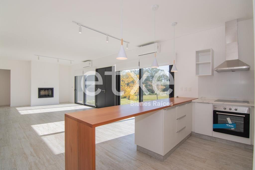 Casa Venta Cumbres de Carrasco Barrio Privado...