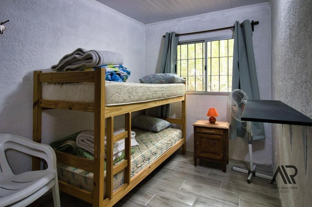 Casa en alquiler c/ cochera en Santa Ana