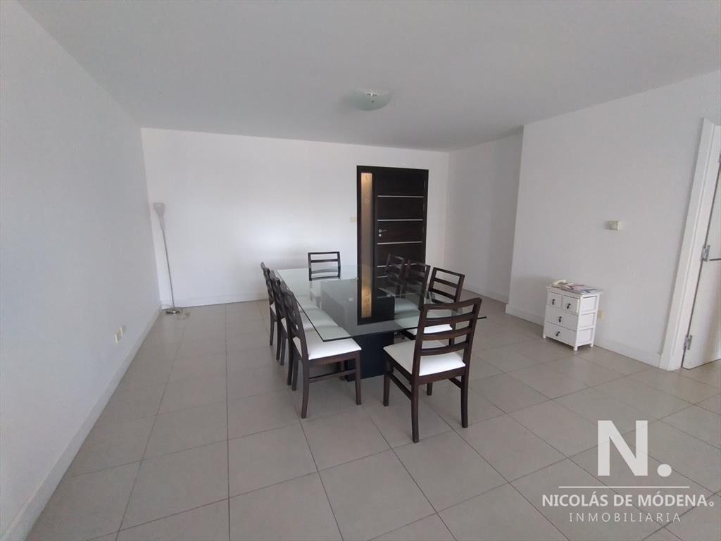 Apartamento en Punta del Este, Brava
