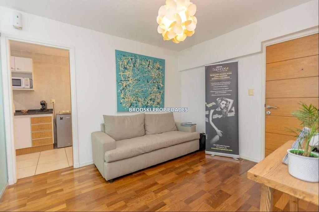VENTA APARTAMENTO EN TRES CRUCES CON RENTA - 2 DORMITORIOS