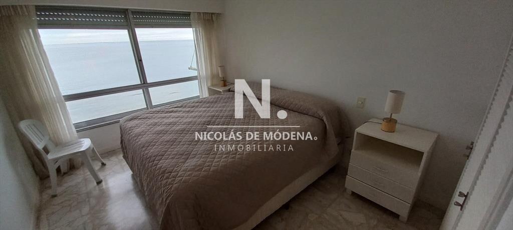Apartamento de 3 dormitorios frente al mar en , ,