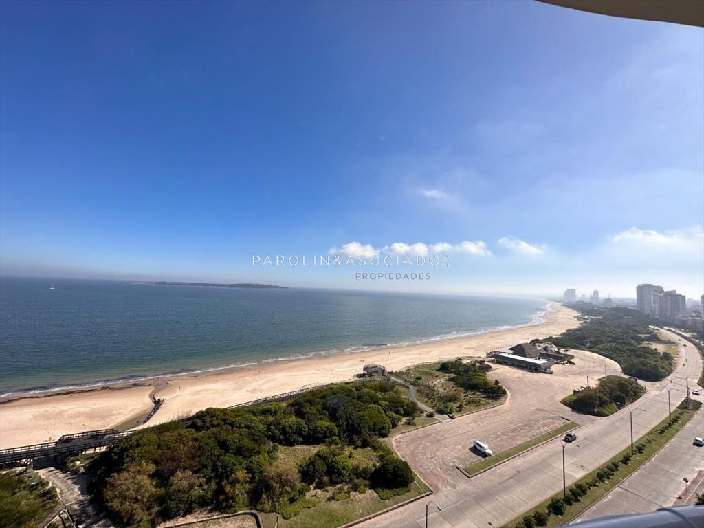 Apartamento de 3 dormitorios en suite, en Torre a