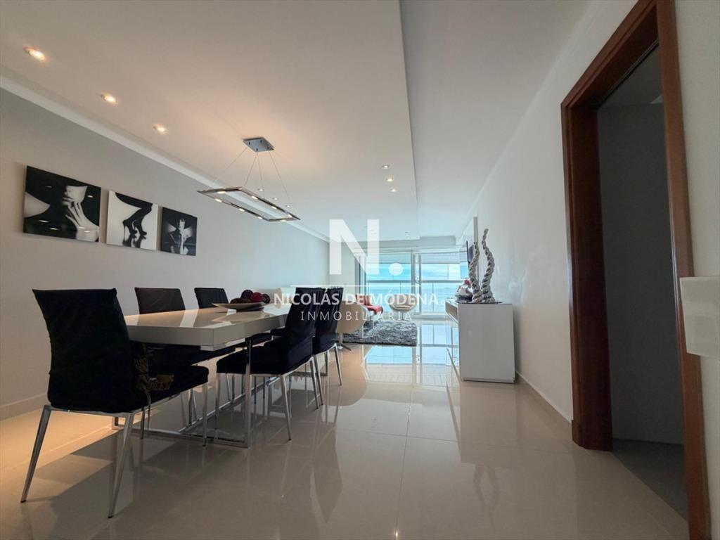 En venta casa 3 dormitorios en Playa Mansa, Punta