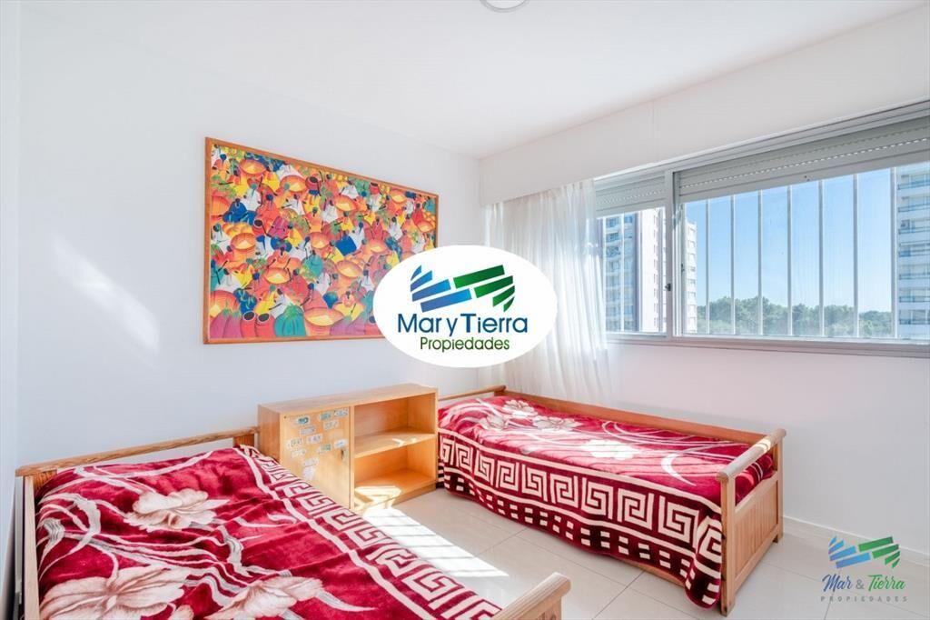 Vendo apartamento 3 dormitorios Roosevelt Punta
