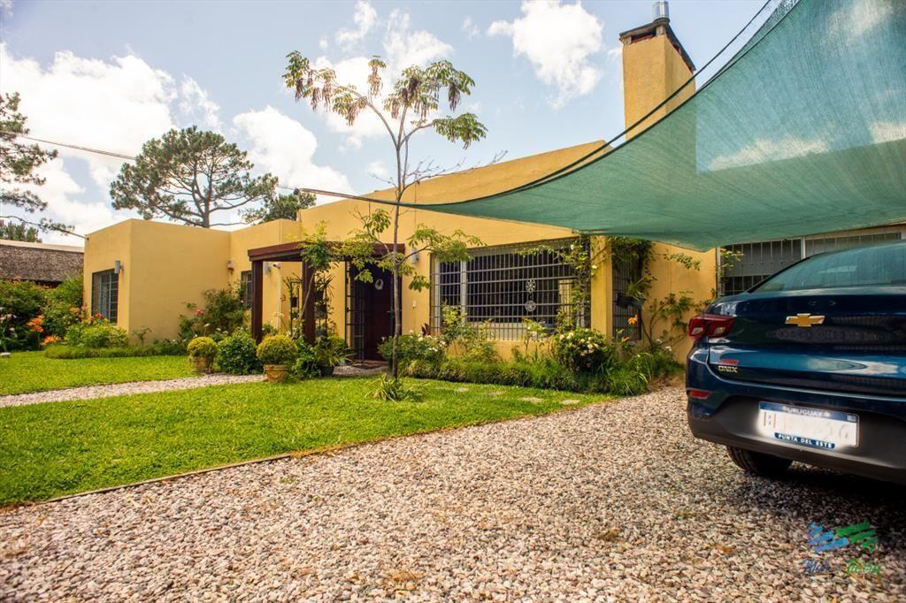 En venta casa 4 dormitorios con piscina, Rincon