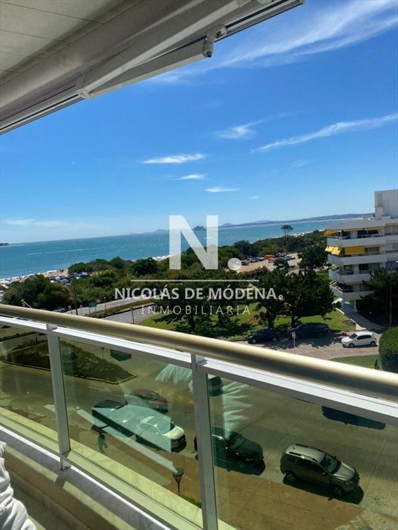Departamento de 3 dormitorios en venta en Coral