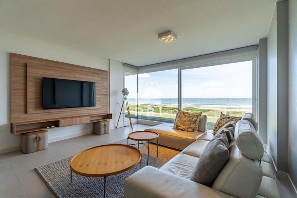 Venta Apartamento 3 dormitorios en suite, Playa -