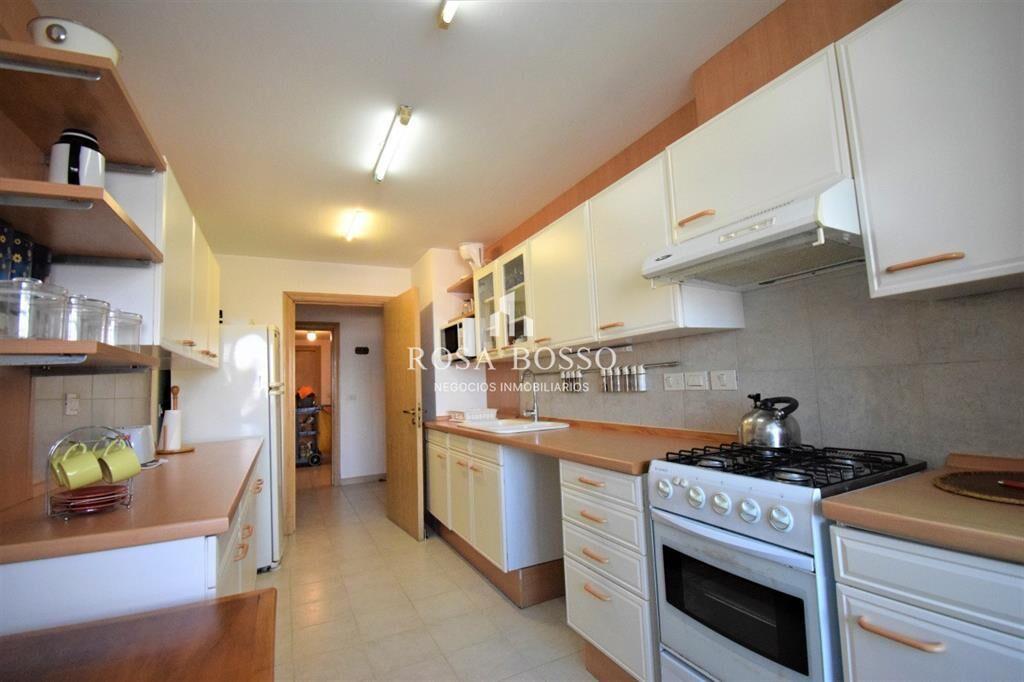 Apartamento en Brava, 3 dormitorios + 3 baños,