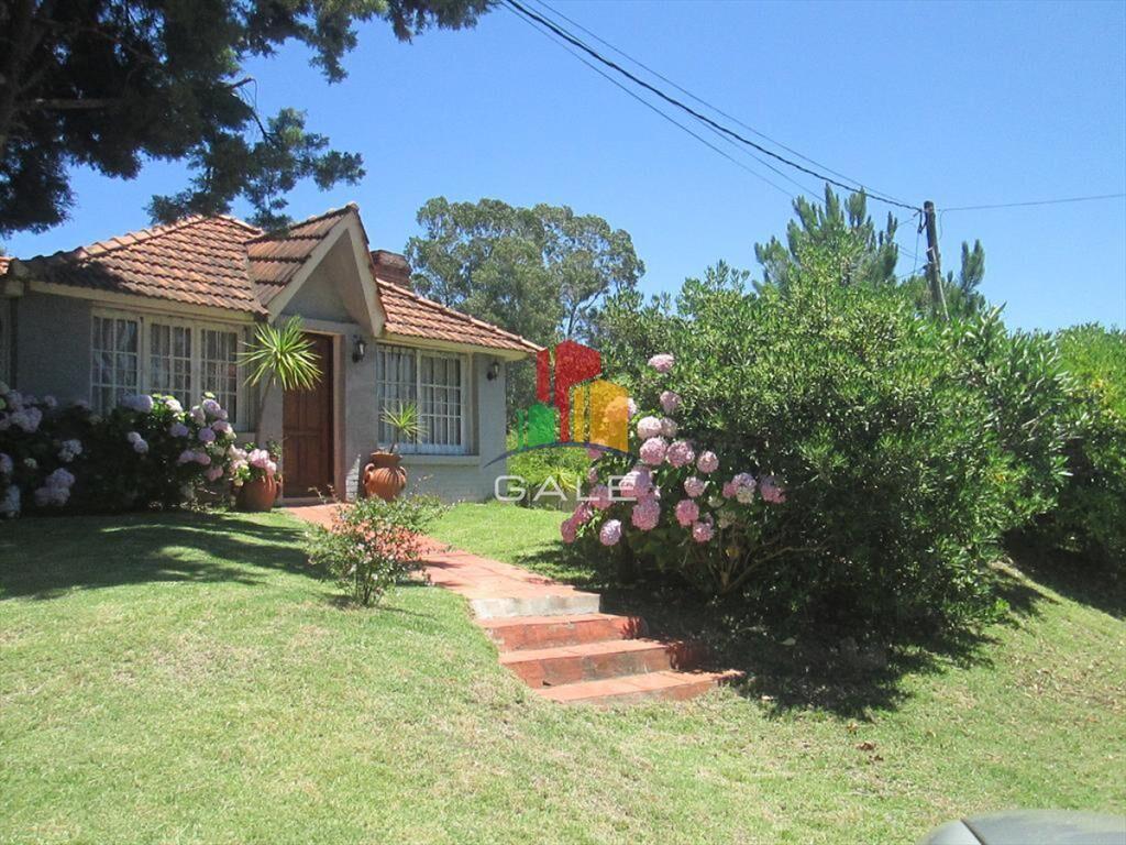 Casa en Jardines de Cordoba - Punta del Este