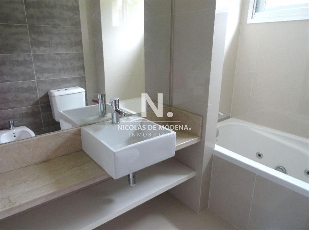 En venta.. Pedragosa Sierra- Punta del Este