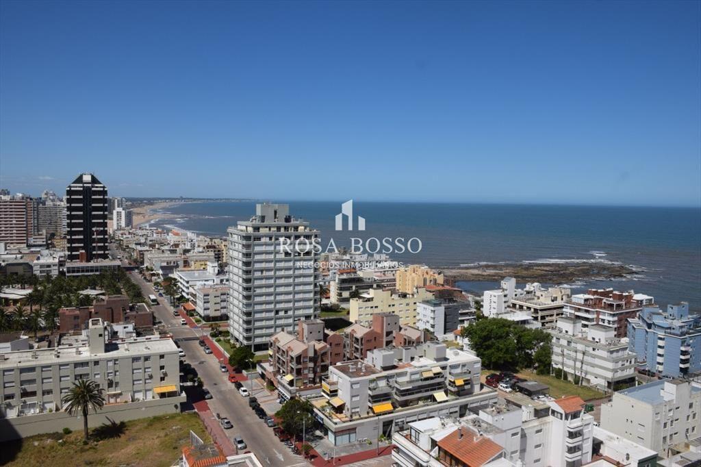 Apto en península, a 300 metros del mar.
