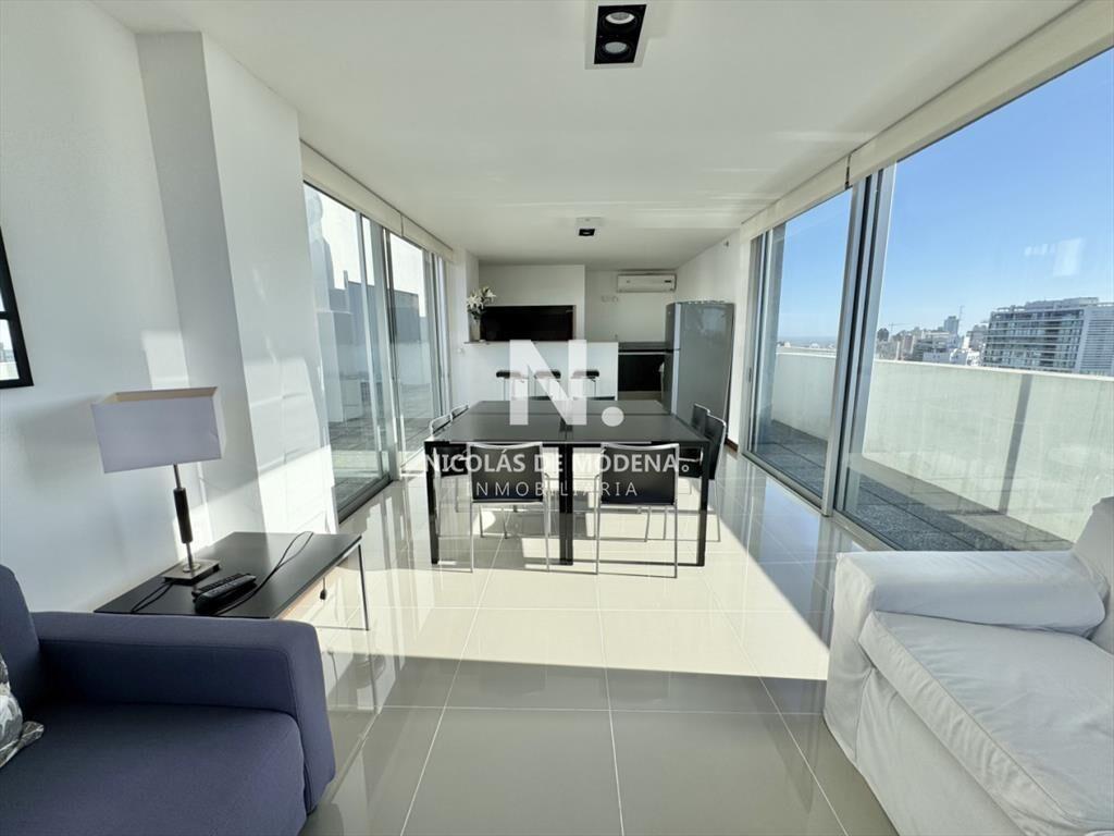 Penthouse de 3 dormitorios en suite a metros del