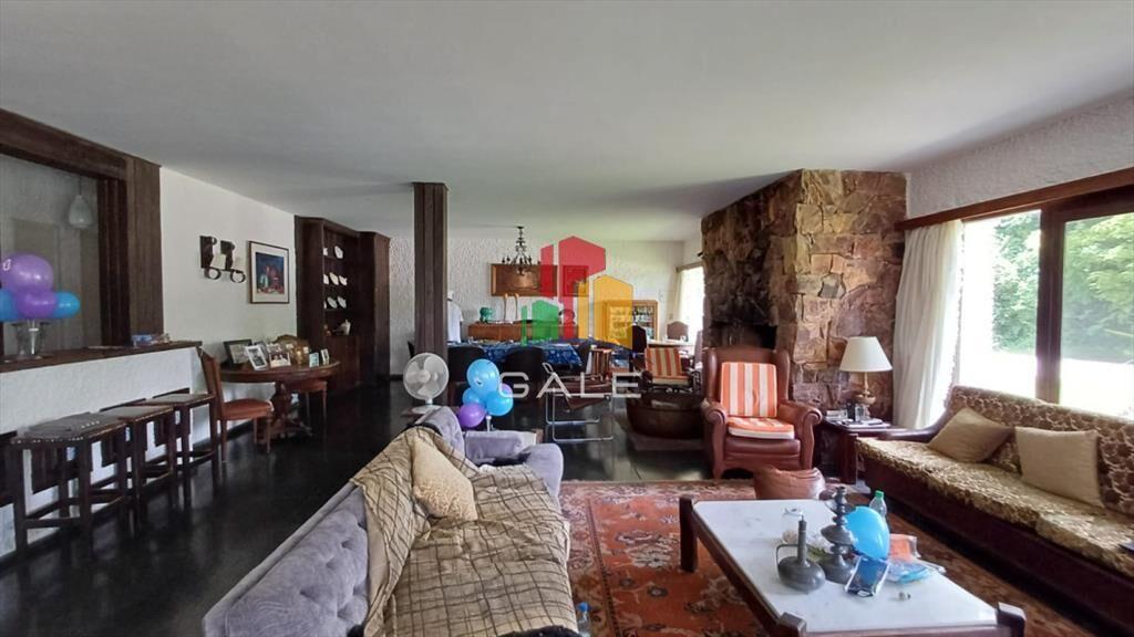 Vende Casa en Zona comercial en Lugano - Punta del Este