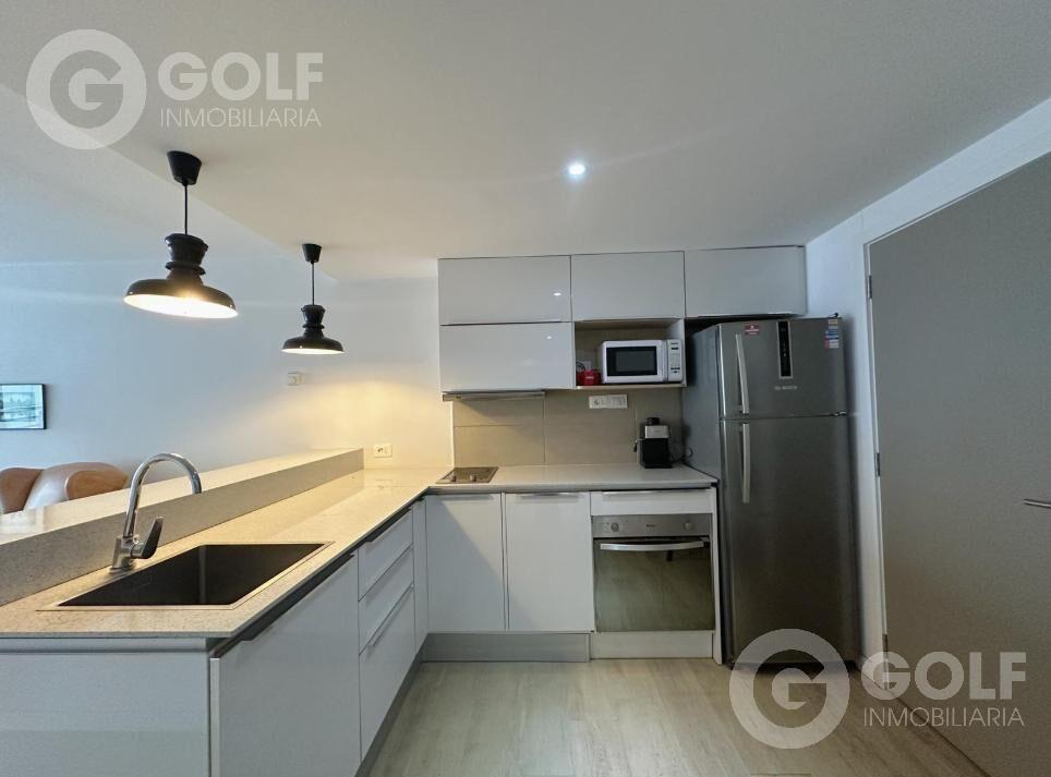 Venta apartamento de 1 dormitorio con cochera en Punta Carr