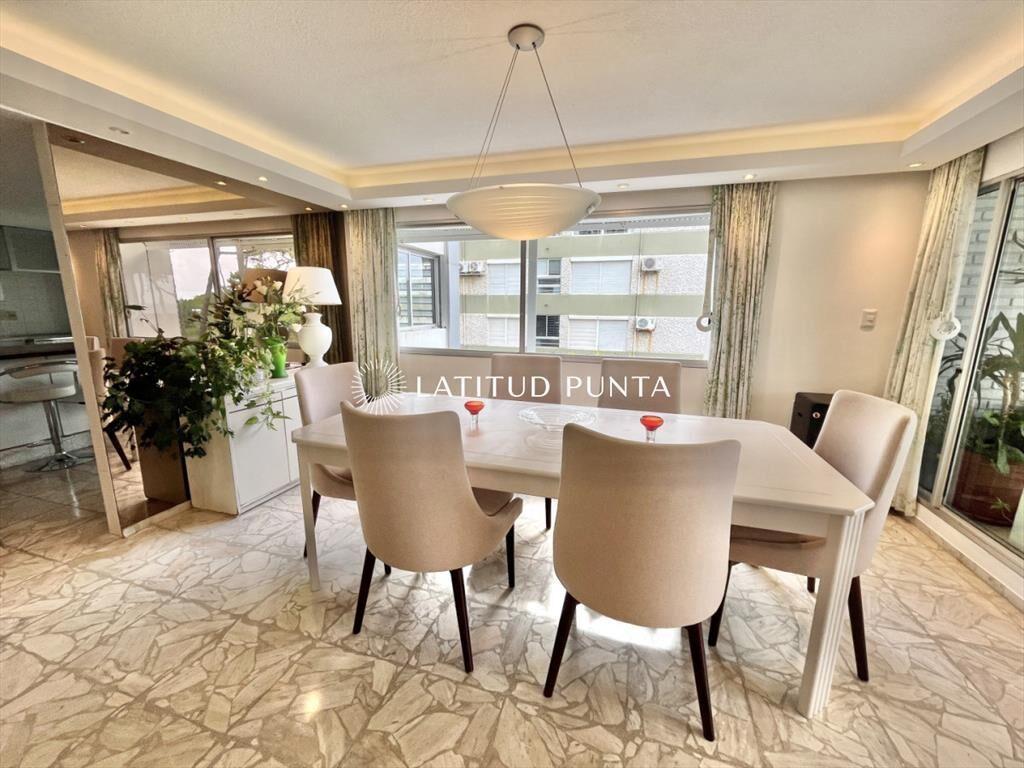 Mansa, apartamento de 3 dormitorios más primera
