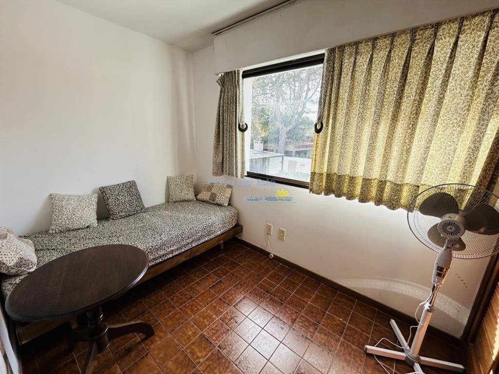 Apartamento en Venta y Alquiler Playa Mansa 3
