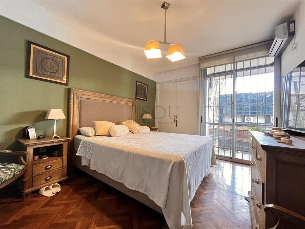Venta apartamento 3 dormitorios y servicio con Garage en el