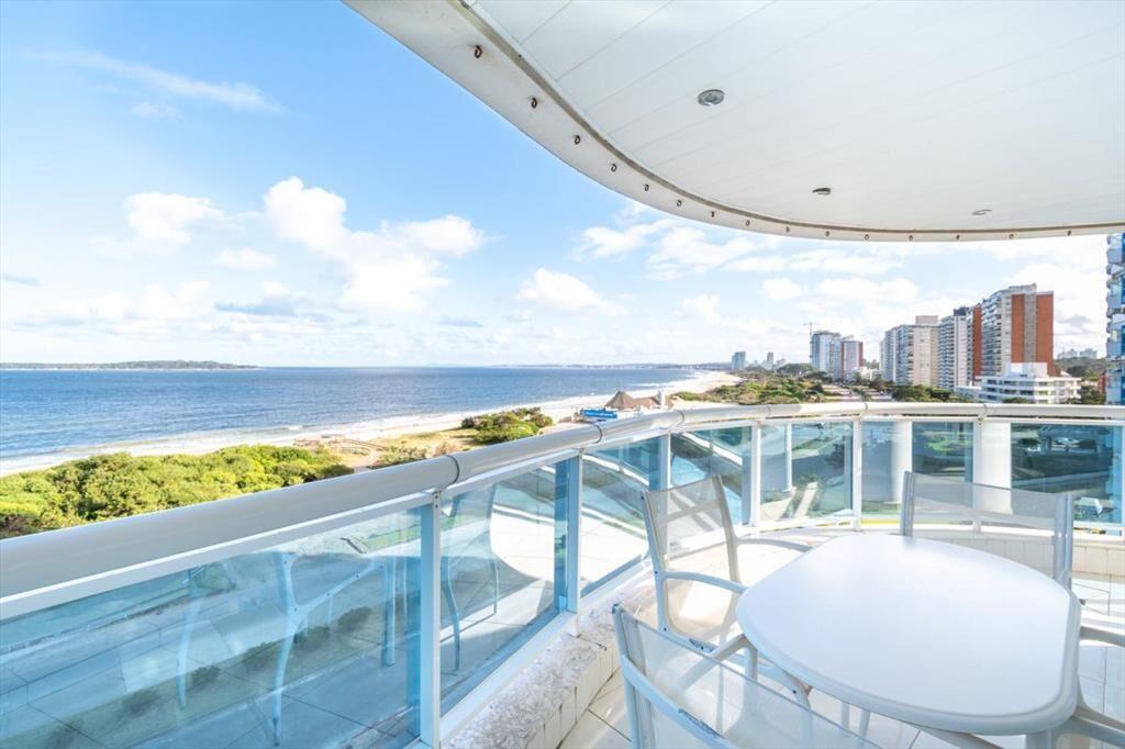Apartamento frente al Mar - Tres Dormitorio Suite con Vista