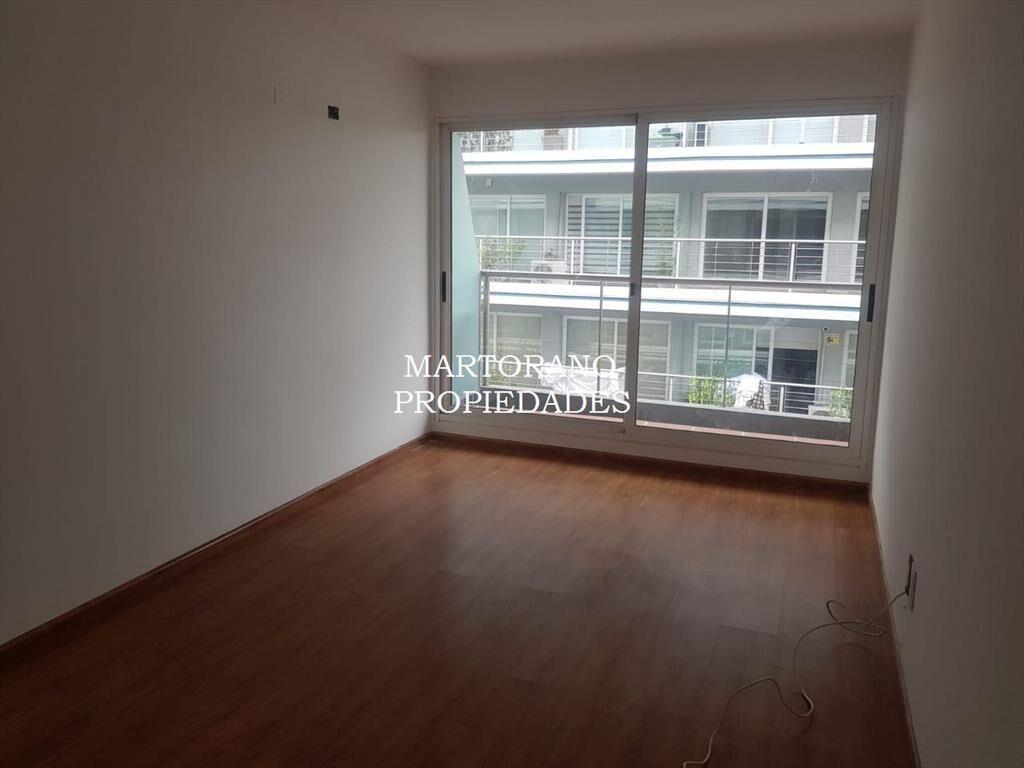 VENTA Av. de las Americas. Amplia terraza al frente 3 dorm