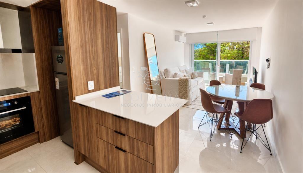 Apartamento de 1 dormitorio en venta, con vista a
