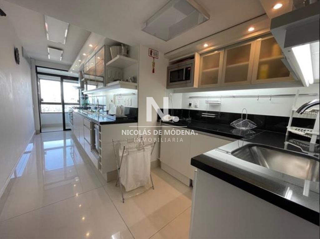 Vende apartamento en Península - Punta del Este