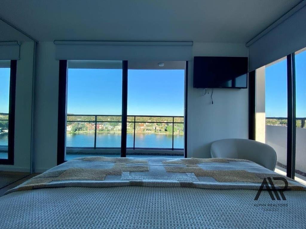 Excelente Apartamento De 2 Dormitorios Con Vistas Al Lag...