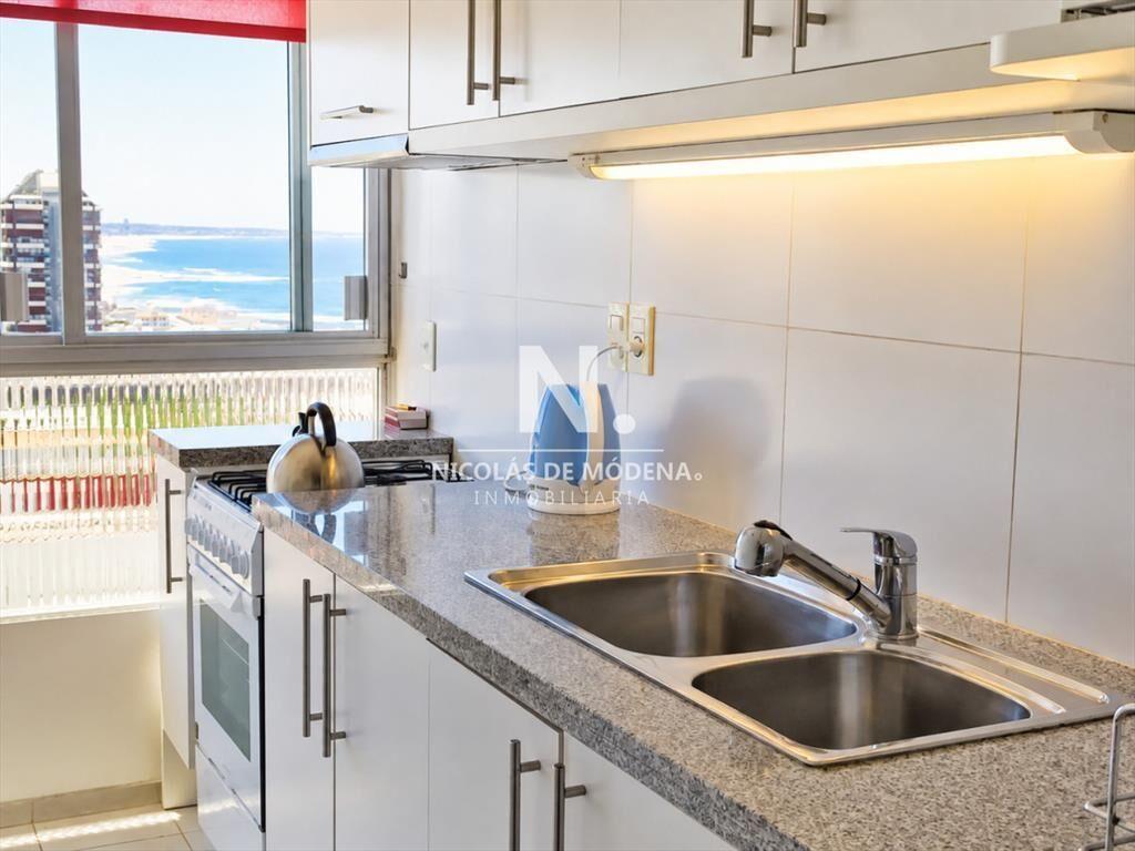 Oportunidad. Vende apartamento con hermosa vista al puerto,