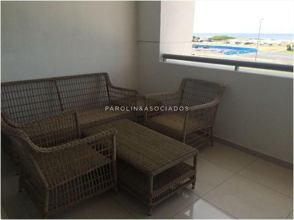 Hermoso apartamento de 3 dormitorios en venta en