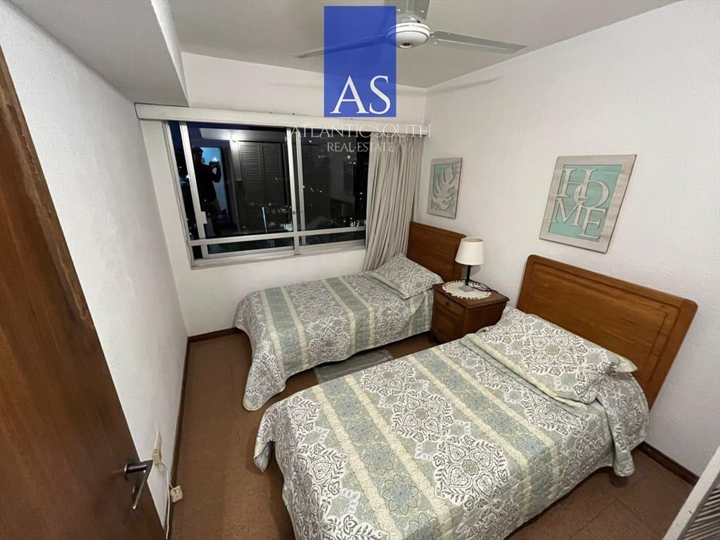 Vende apartamento de 2 dormitorios con terraza y