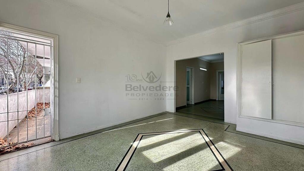 Casa cuatro dormitorios + Local en venta en Belvedere