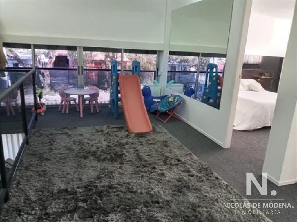 Vendo casa de 4 dormitorios,3 baños y piscina climatizada.