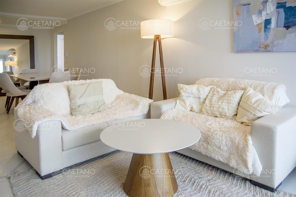Apartamento de 2 dormitorios en Playa Mansa , Punta del est