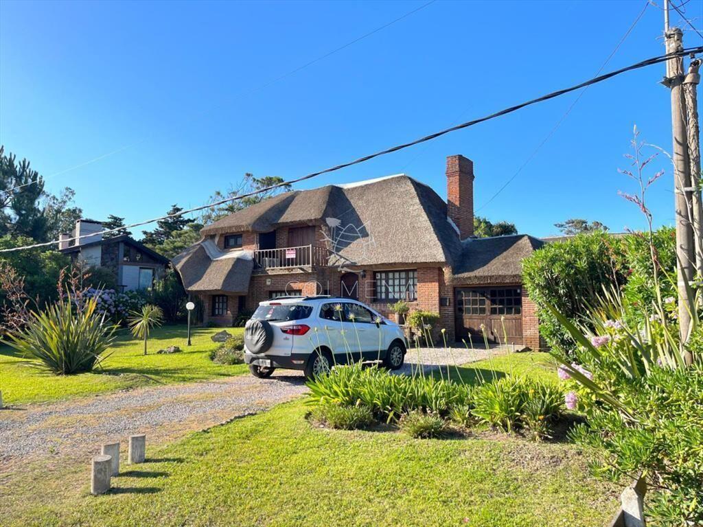 Hermosa cabaña de 4 dormitorios en venta a de