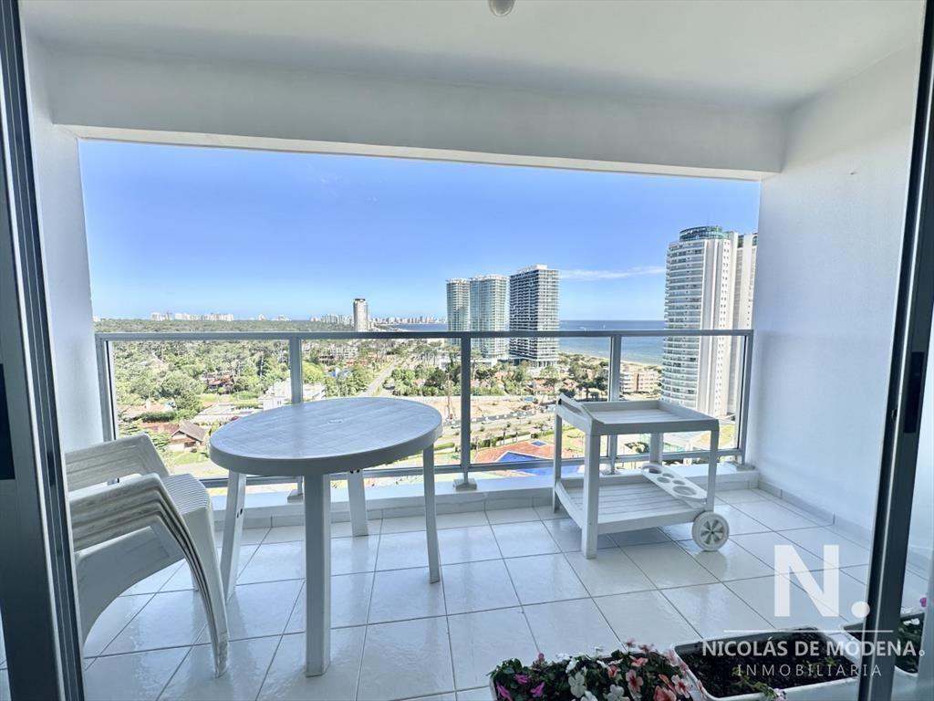 Venta apartamento 3 dormitorios. Playa mansa, Punta del Est