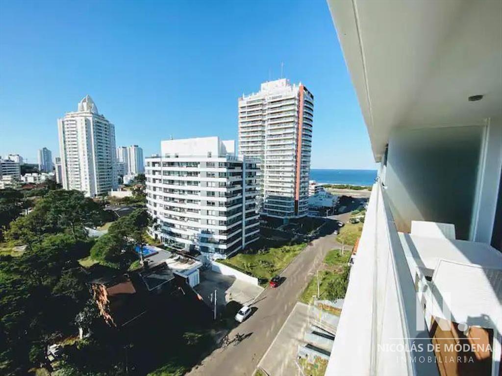 Apartamento de 1 Dormitorio y Medio a Pasos del Mar, Torre