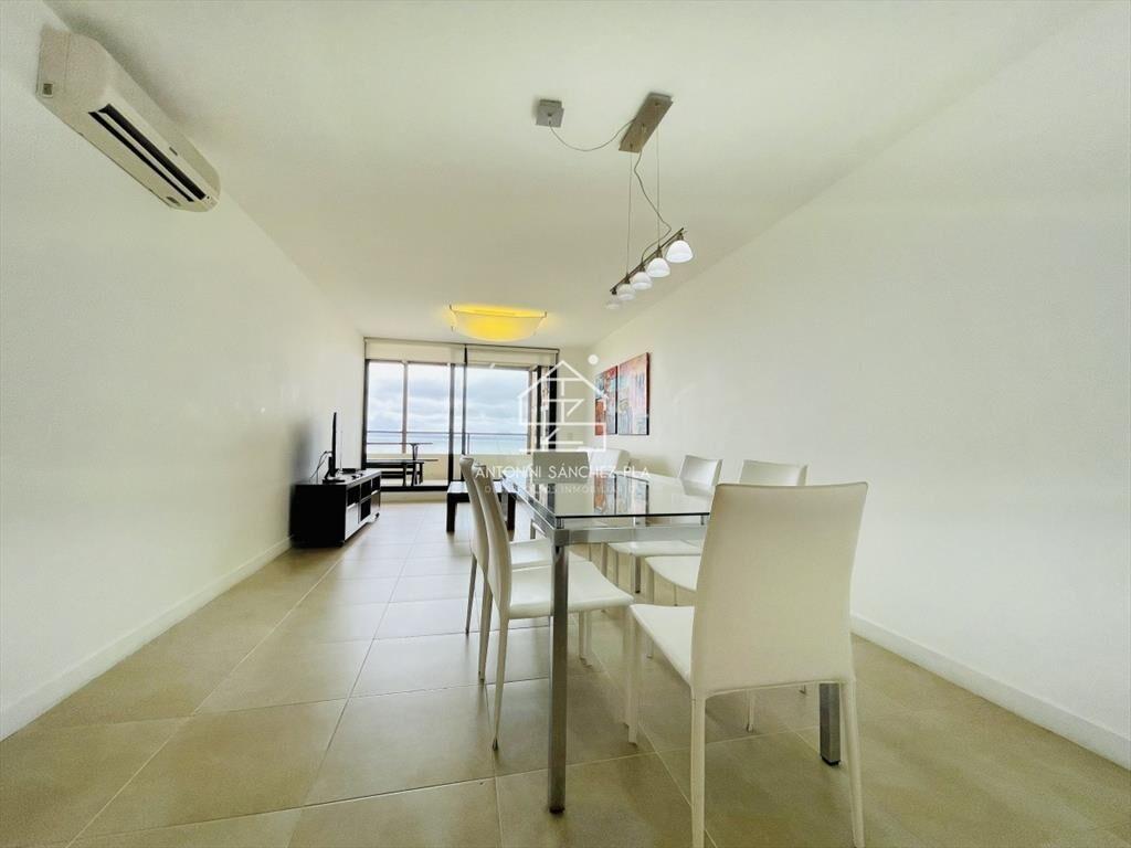 Venta de apartamento de dos dormitorios con en de